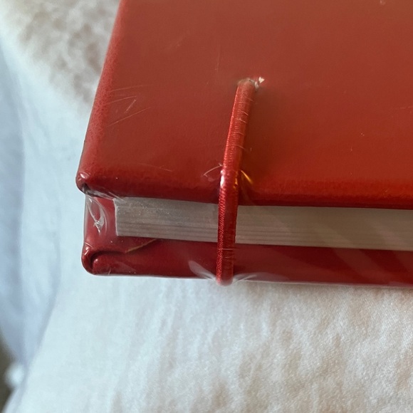 Kate Spade: Red “Take Note” XL Notebook- Gold Hearts- 168 lined pages- ribbon - Picture 9 of 15